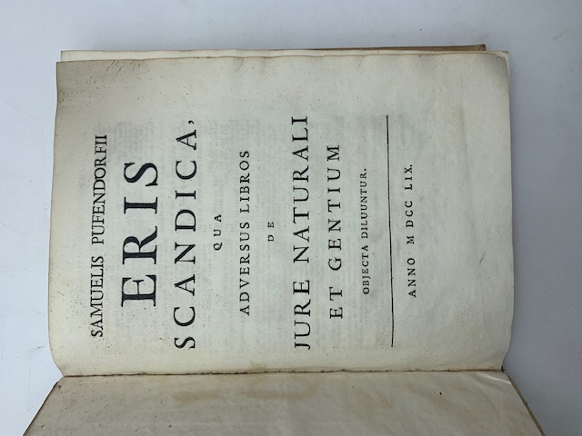 Samuelis Pufendorfii Eris scandica qua adversus libros de iure naturali et gentium obiecta diluuntur